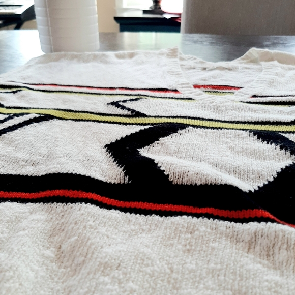 🌺Two by Vince Camuto boucle knit short sleeve - Picture 4 of 5